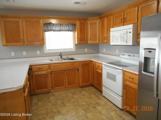 124 Whitetail Dr, Taylorsville, KY 40071