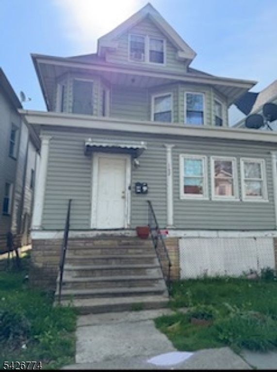 162 N 15Th St, East Orange City, NJ 07017