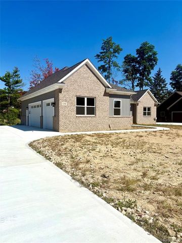 1296 Blue Ridge Parkway, White Lake, MI 48383