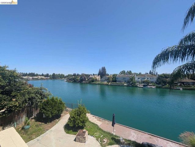 4958 4958 Bay View CIR, Stockton, CA 95219