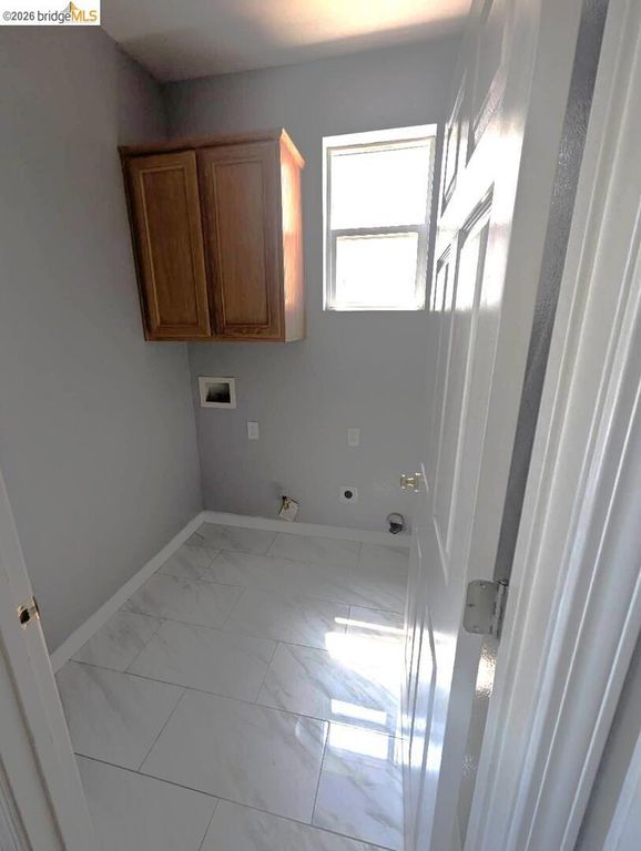 Image 7 of property listing at 4958 4958 Bay View CIR, Stockton, CA 95219