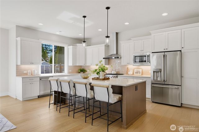 23623 SE 35th Court, Sammamish, WA 98029