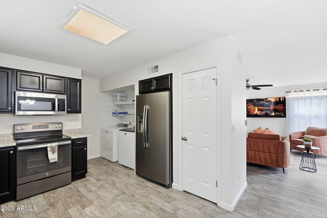 630 E JENSEN Street 104, Mesa, AZ 85203