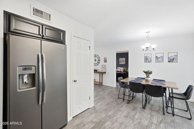 630 E JENSEN Street 104, Mesa, AZ 85203