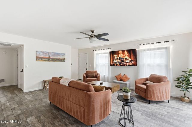 630 E JENSEN Street 104, Mesa, AZ 85203