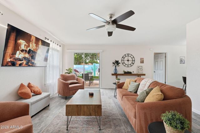 630 E JENSEN Street 104, Mesa, AZ 85203