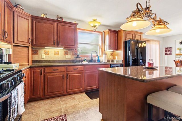 4322 Quail Ridge Lane, Newport, MI 48166