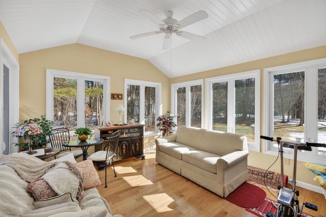 4 Tully Street, Windham, NH 03087