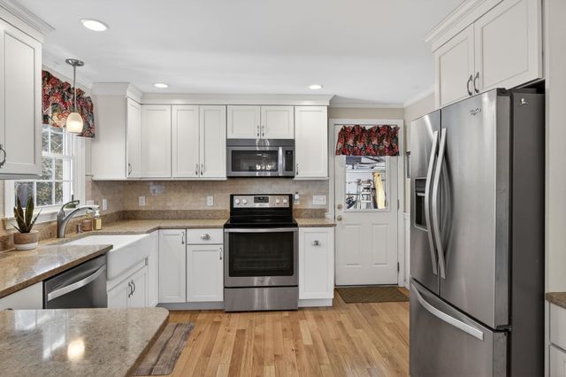 4 Tully Street, Windham, NH 03087