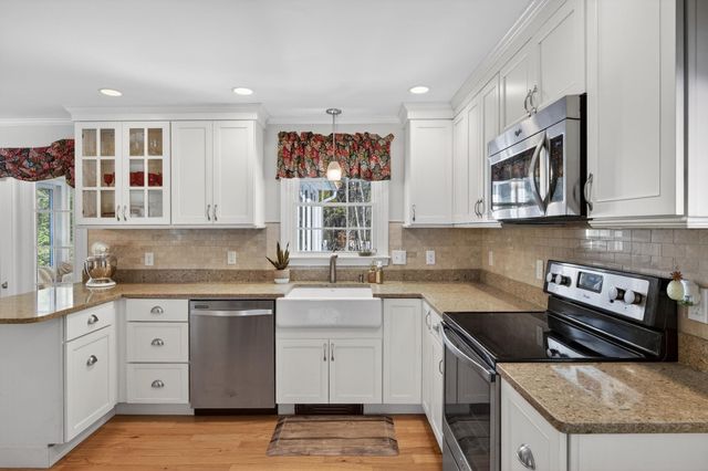 4 Tully Street, Windham, NH 03087