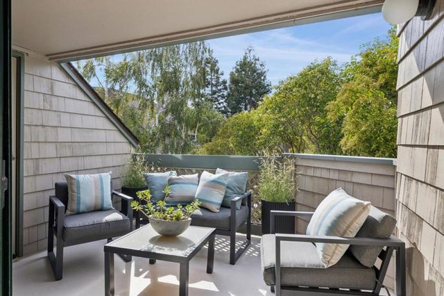 20 Cove Lane, Redwood City, CA 94065