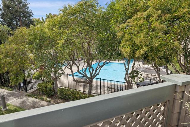 20 Cove Lane, Redwood City, CA 94065