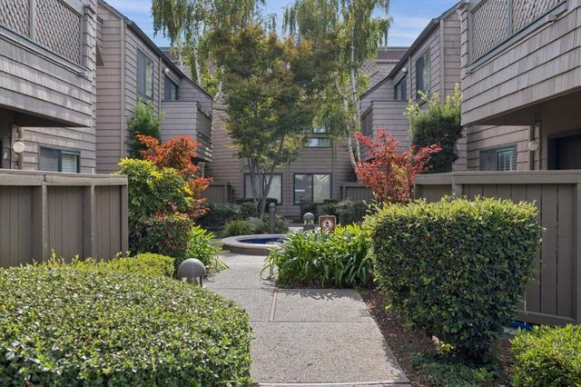 20 Cove Lane, Redwood City, CA 94065