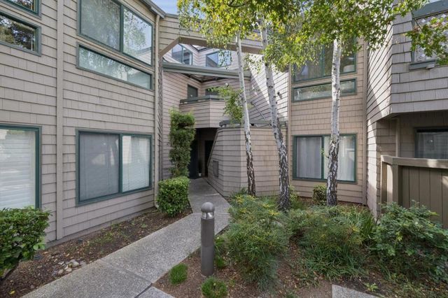 20 Cove Lane, Redwood City, CA 94065