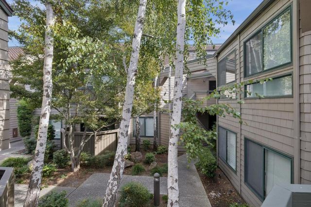 20 Cove Lane, Redwood City, CA 94065