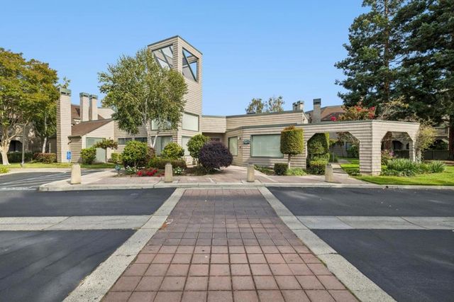 20 Cove Lane, Redwood City, CA 94065