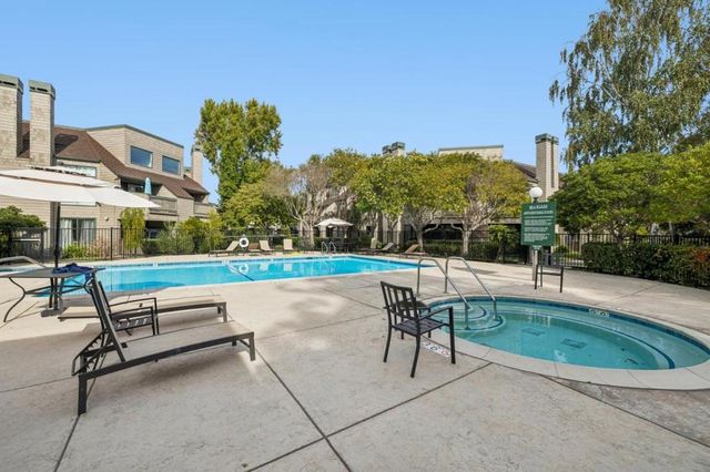 20 Cove Lane, Redwood City, CA 94065