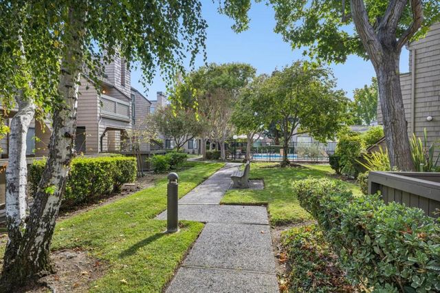 20 Cove Lane, Redwood City, CA 94065