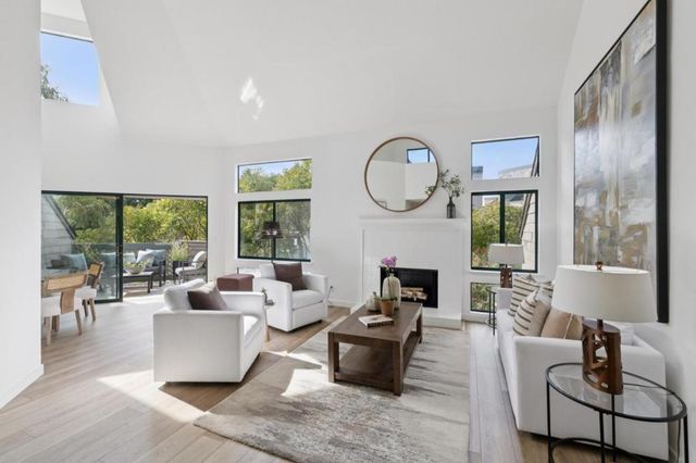 20 Cove Lane, Redwood City, CA 94065