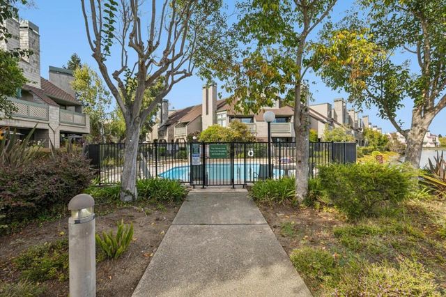 20 Cove Lane, Redwood City, CA 94065