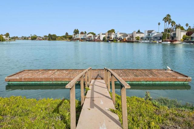 20 Cove Lane, Redwood City, CA 94065