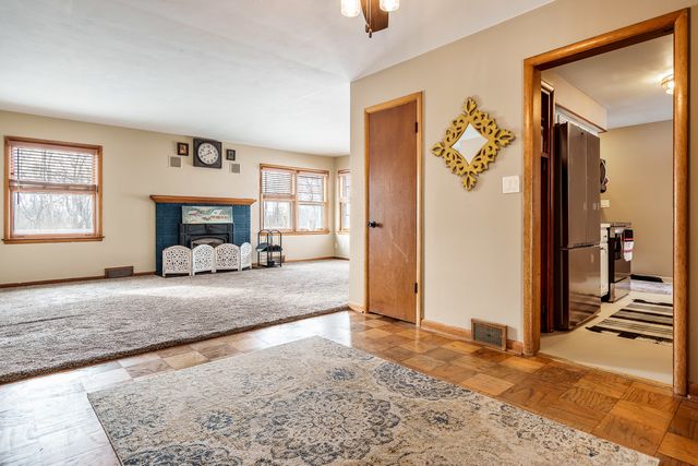 1013 E Main Street, Rockton, IL 61072