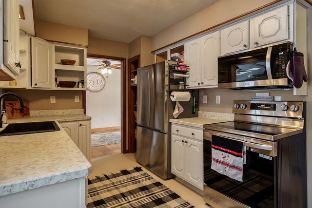 1013 E Main Street, Rockton, IL 61072