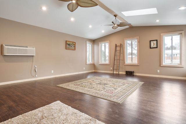 1013 E Main Street, Rockton, IL 61072