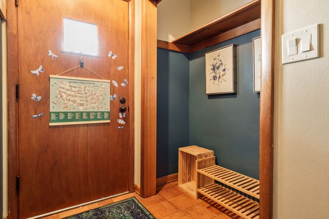 1013 E Main Street, Rockton, IL 61072