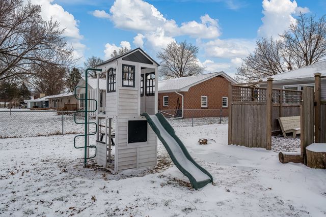 1013 E Main Street, Rockton, IL 61072