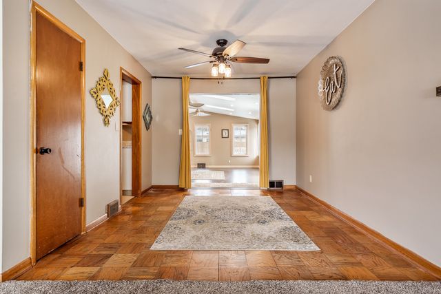 1013 E Main Street, Rockton, IL 61072