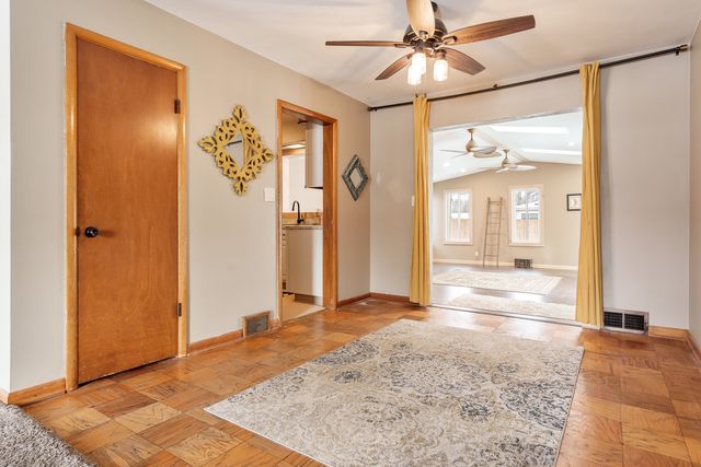 1013 E Main Street, Rockton, IL 61072