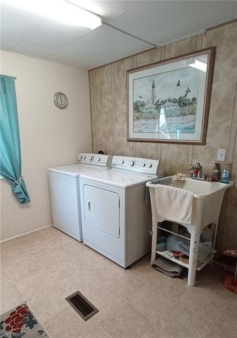 737 KNOTTY PINE CIR, North Fort Myers, FL 33917