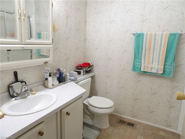 737 KNOTTY PINE CIR, North Fort Myers, FL 33917