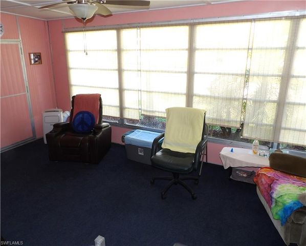 737 KNOTTY PINE CIR, North Fort Myers, FL 33917