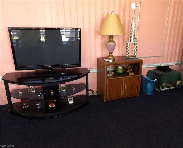 737 KNOTTY PINE CIR, North Fort Myers, FL 33917