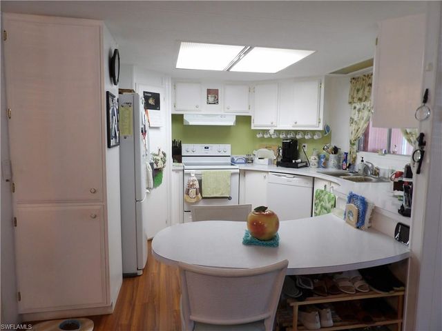 737 KNOTTY PINE CIR, North Fort Myers, FL 33917