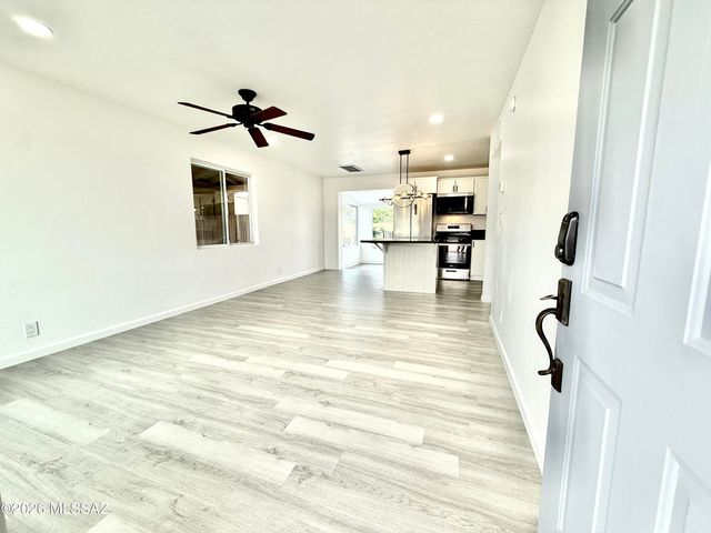 5801 E 30th Street, Tucson, AZ 85711