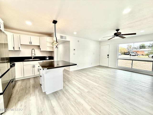 5801 E 30th Street, Tucson, AZ 85711