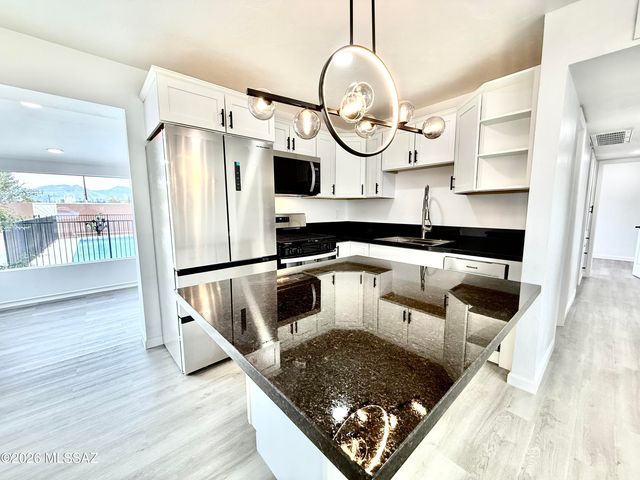 5801 E 30th Street, Tucson, AZ 85711