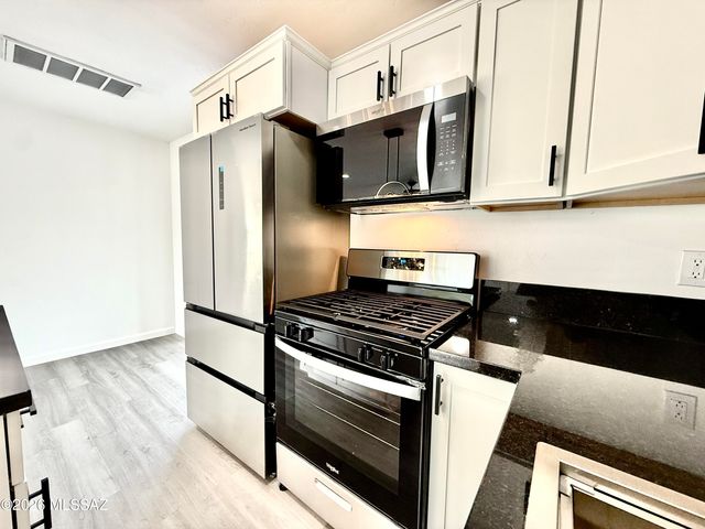 5801 E 30th Street, Tucson, AZ 85711