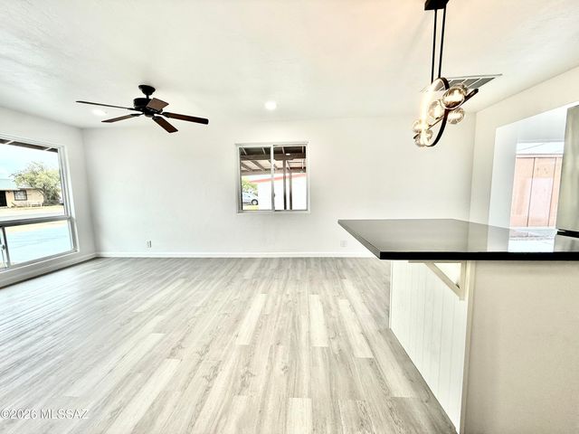 5801 E 30th Street, Tucson, AZ 85711