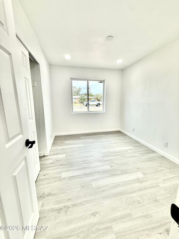 5801 E 30th Street, Tucson, AZ 85711