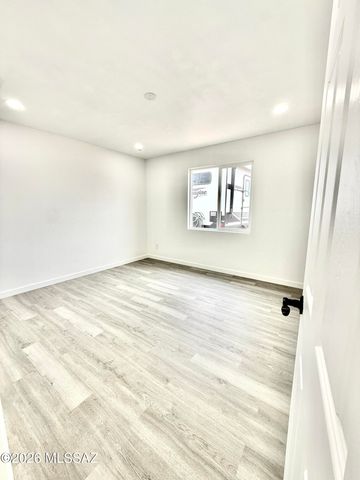 5801 E 30th Street, Tucson, AZ 85711