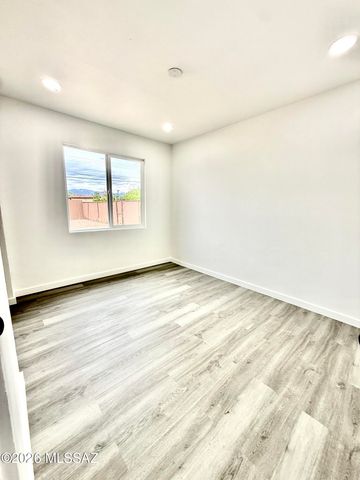 5801 E 30th Street, Tucson, AZ 85711