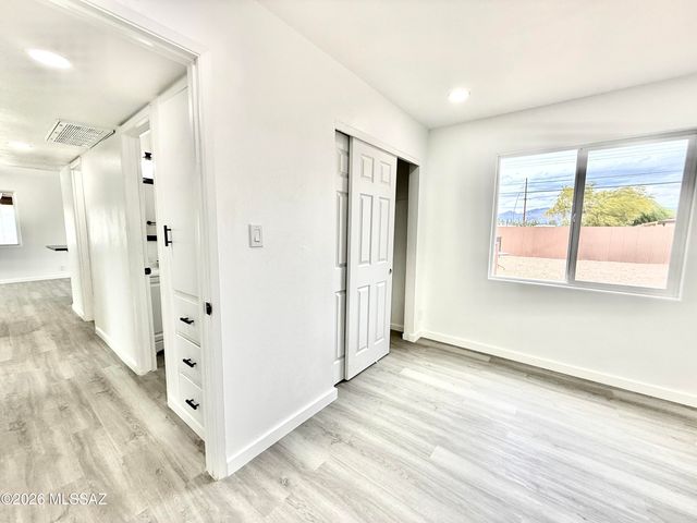 5801 E 30th Street, Tucson, AZ 85711