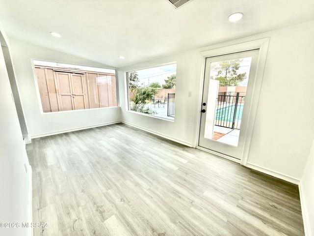 5801 E 30th Street, Tucson, AZ 85711