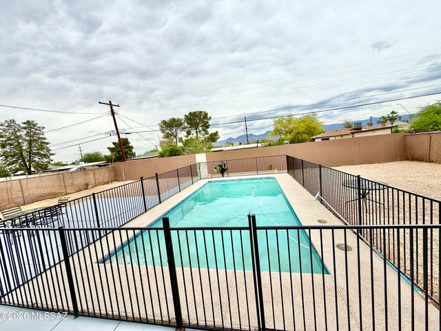 5801 E 30th Street, Tucson, AZ 85711