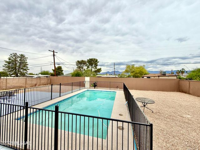 5801 E 30th Street, Tucson, AZ 85711