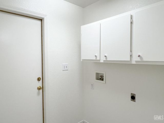 8713 Fox Creek Court, Bakersfield, CA 93312